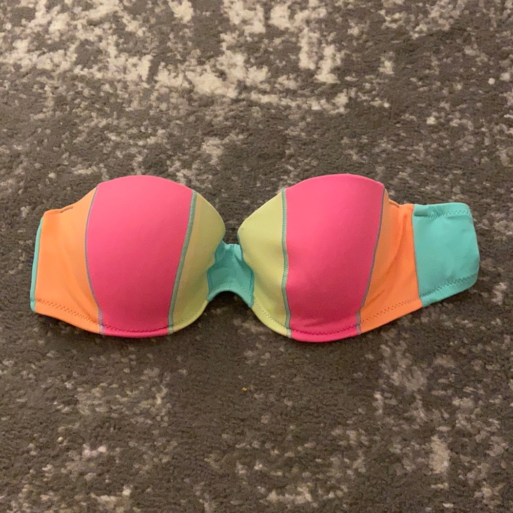 Victoria’s Secret bikini top